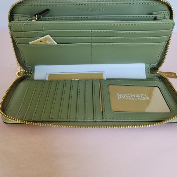 MICHAEL KORS Jet Set Travel Continental Pebbled Leather Wallet- Light Sage⭐ - Picture 15 of 16